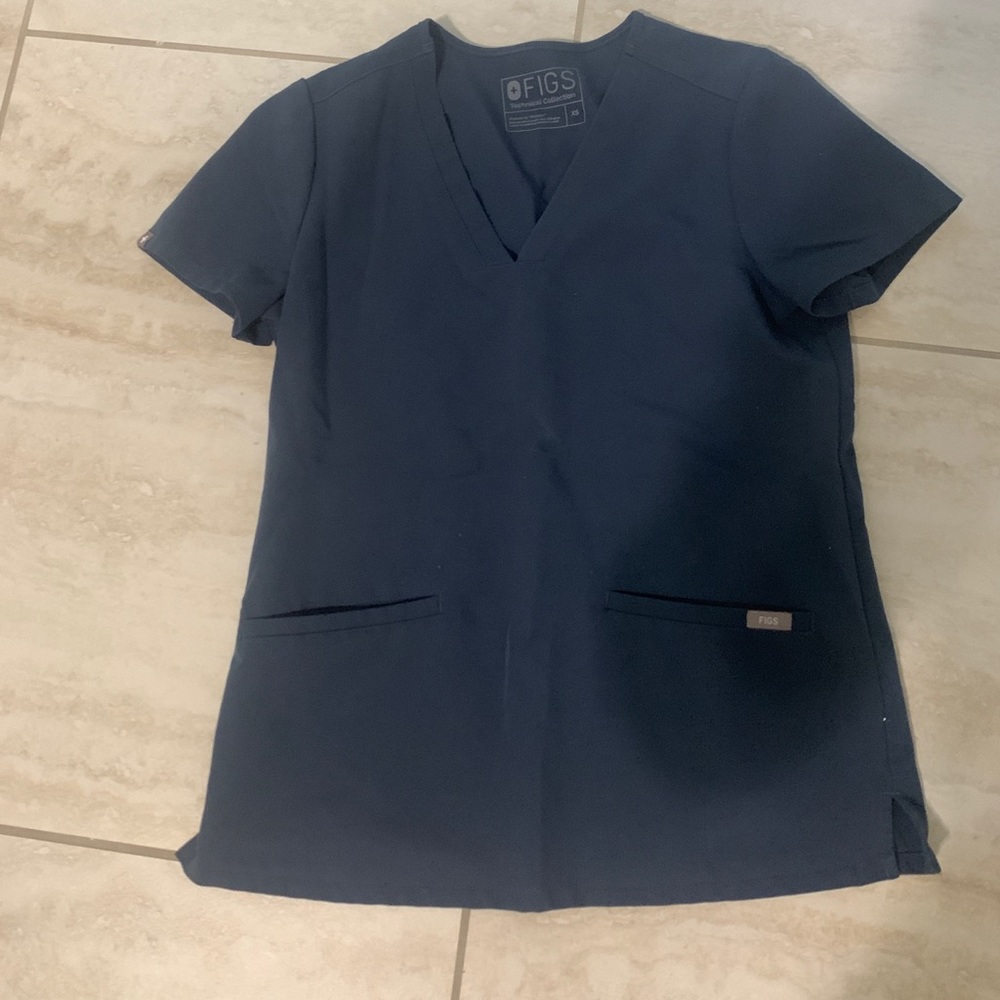 Figs three pocket top
